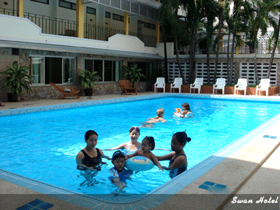 Swan Hotel Bangkok Pool Picture