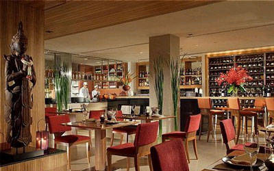 Holiday Inn Ploenchit Bangkok Hotel