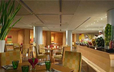 Holiday Inn Ploenchit Bangkok Hotel