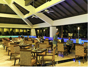 Novotel Chumphon Beach Resort and Golf Restaurant Picture Novotel Chumphon Beach Resort and Golf Restaurant Picture