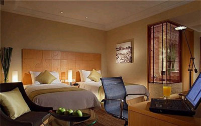 Holiday Inn Ploenchit Bangkok Hotel