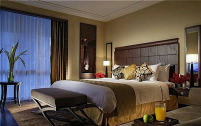 Holiday Inn Ploenchit Bangkok Hotel